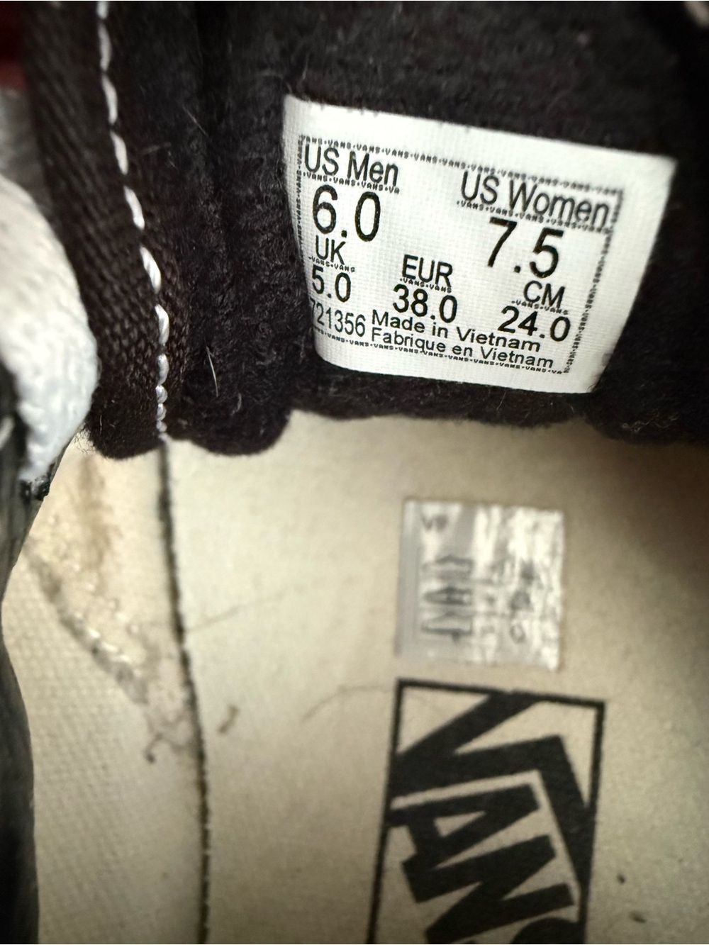 Vans Old Skool Shoe Black and White Unisex Sneakers - Picture 7 of 8